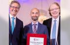 El doctor Bruno Paiva recibe el Premio Brian Durie