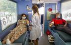 Maite López Perales dona sangre en la Unidad Móvil de Adona en el Día Mundial del Donante