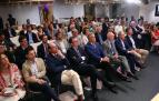 Vista general de los asistentes al acto. En la primera fila, Alicia Nicolás, Eduardo Azanza, Javier Villanueva, Antonio Catalán, Juan Miguel Sucunza, Miguel Ángel Riezu, José Manuel Erro e Iñigo Sobrini, patrono de la Fundación Diario de Navarra