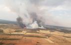 Imágenes de las llamas del incendio de Losaico, en Zamora, donde colaboraba el brigadista fallecido