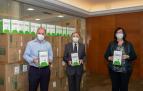 LA FOTO. El 18 de mayo de 2020 el Gobierno foral envió esta foto a los medios con la noticia de que se habían entregado a las primeras 146.000 mascarillas a las pymes navarras. Corresponden al acuerdo de Sodena y la CEN. En la foto, Manu Ayerdi, entonces consejero, José Antonio Sarriá (CEN) y Pilar Irigoien.