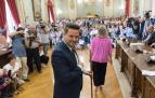 El alcalde de Tudela, Alejandro Toquero Gil, con la vara de mando, en el pleno en el que se constituyó el Ayuntamiento, el 15 de junio de 2019