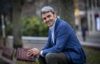 Juan Torres Zalba, posando en Pamplona con un ejemplar de 'Numantia'