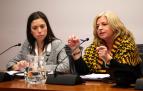 Inés Gaviria (izquierda) y Consuelo Ordóñez, ayer durante la comparecencia de Covite en el Parlamento