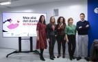 LOS PARTICIPANTES: Sonsoles Echavarren (periodista de Diario de Navarra y moderadora de la mesa redonda), Yolanda Santesteban, psicóloga del equipo de atención psicosocial (EAPS) del Hospital San Juan de Dios de Pamplona y programa Fundación la Caixa, Arantza Mendióroz (afectada por la pérdida de un hijo y su marido), Lucía Villar (psicóloga del Teléfono de la Esperanza especializada en duelo) y David Fácila (director del Tanatorio San Alberto de Pamplona).