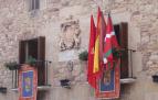 Fachada del Ayuntamiento de Cirauqui, en el que en septiembre de 2019 colocaron el primer día de fiestas la ikurriña con el resto de banderas, lo que llevó a que el Gobierno central presentara un recurso contencioso administrativo.