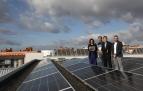Uxue Itoiz, Javier Larrea, Mikel Irujo y Xabier Velasco posan junto a la nueva instalación en Larrabide