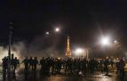 Policía francesa durante los disturbios en París