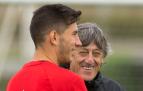David García y Enrique Martín Monreal, con una sonrisa cómplice en septiembre de 2016