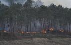 Llamas del incendio registrado este viernes en Luarca