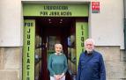 Mariví y José Joaquín Larráyoz, dueños de la joyería Larráyoz, en la calle San Antón