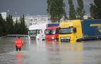 Fotos de los camiones atrapados por las inundaciones en la Ciudad del Transporte de Imárcoain