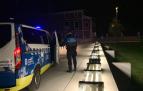 Un coche patrulla de la Policía Municipal de Pamplona en una actuación