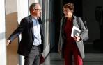 Adolfo Araiz, (EH Bildu), junto a María Chivite (PSN), en el Parlamento de Navarra.