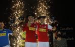El navarro Julen Martija y el guipuzcoano Jokin Altuna, con sus txapelas de campeones del Parejas