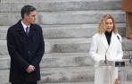 La presidenta del Congreso, Meritxell Batet (d) junto al presidente del Gobierno, Pedro Sánchez (i) durante los actos de Conmemoración del aniversario de la Constitución este martes en Madrid