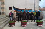Inauguración en Garralda con el consejero Eduardo Santos e Idoia Saralegui (Políticas Migratorias del Gobierno de Navarra), corporativos y la familia Riofrío, vecinos de Garralda originarios de Ecuador