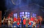 El elenco de artistas que dan vida a Circlassica, el sueño de Miliki, en el Teatro Gayarre, donde ayer ofrecieron la primera de las cuatro funciones previstas en Pamplona