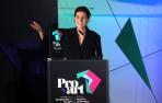 La autora navarra Laura Chivite Ezkieta, durante su discurso de ayer en Baluarte, tras recibir el premio a la Promoción del Talento Artístico 2023.