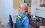 Un agente de la Guardia Civil, durante una investigación
