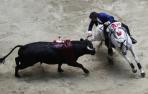 Hermoso de Mendoza corta tres orejas en la segunda de feria en Medell&iacute;n