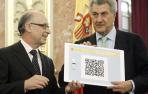 Montoro lleva al Congreso los primeros presupuestos de  Rajoy