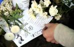 Los fans lloran la muerte de Amy Winehouse_28