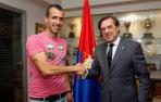 Pu&ntilde;al firma su renovaci&oacute;n