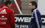 Emiliano Armenteros y Javi Gracia conversan en Tajonar