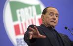 Silvio Berlusconi cumple condena mientras regresa a la arena medi&aacute;tica
