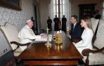 Felipe VI explica al Papa el relevo en la Corona y espera que visite Espa&ntilde;a