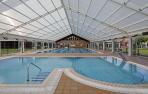 Cr&iacute;ticas por dejar fija en verano la cubierta de la piscina de Orkoien