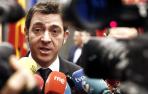 El secretario general del PSN, Roberto Jim&eacute;nez, interpelado por los periodistas en febrero
