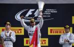 Hamilton gana por delante de Rosberg y aprieta el Mundial