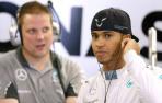 Hamilton domina el debut de Rusia, con Alonso tercero