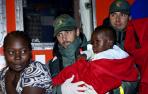 Rescatados en una patera en la costa de Granada 44 inmigrantes