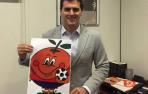Hernando llama a Rivera 'Naranjito' y éste se fotografía con la mascota