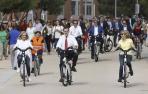 Candidatos del PP de paseo en bicicleta por Madrid