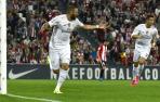 Doblete de Benzemá y liderato para el Real Madrid