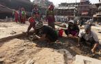 La reconstrucción tras el seísmo en Nepal se ahoga en la tensión política