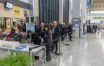 Salida de vuelos para el puente foral en el Aeropuerto de Noáin.