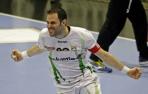 Miguel Goñi celebra un gol en Anaitasuna.