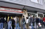 Colas en la oficina de empleo de Madrid.
