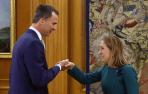 Ana Pastor traslada al Rey la nueva composición del Congreso