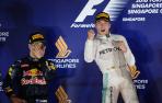 Rosberg reina en la noche de Singapur y recupera el liderato; Alonso, séptimo
