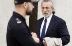 El presunto cabecilla de la trama Gürtel, Francisco Correa, a su llegada a la Audiencia Nacional.
