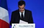 Fillon dice que fue un "error" ético emplear a su familia y pide disculpas