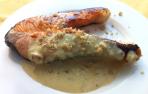 Salmón con salsa de miel y mostaza y nueces