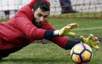 Sirigu apunta a titular; Vujadinovic y Loé, a la espera del pase internacional