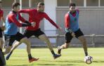 Sergio León se ejercita con normalidad y Javier Flaño es baja por fiebre